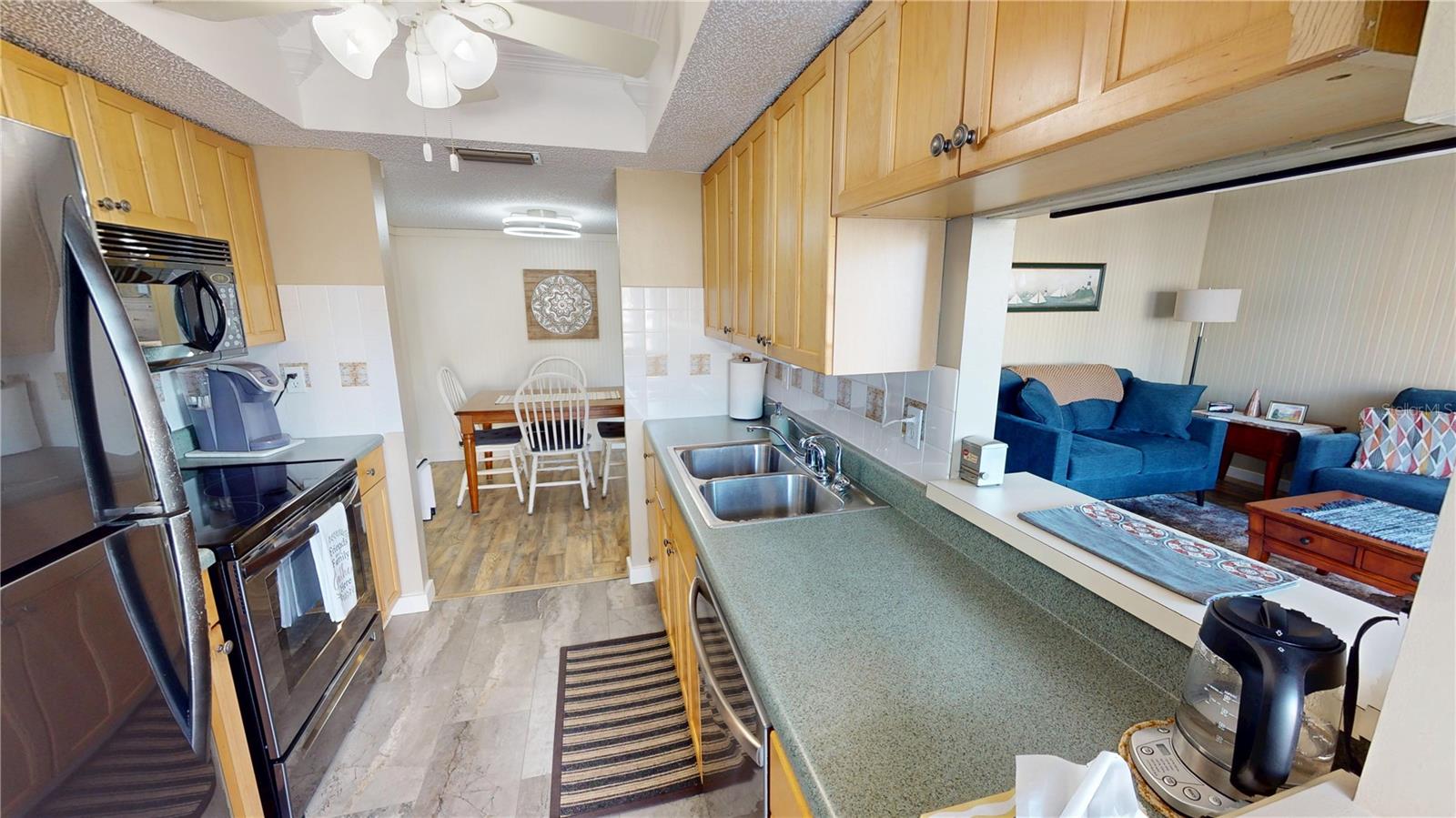 Image 9 of 30 For 22375 Edgewater Drive 137