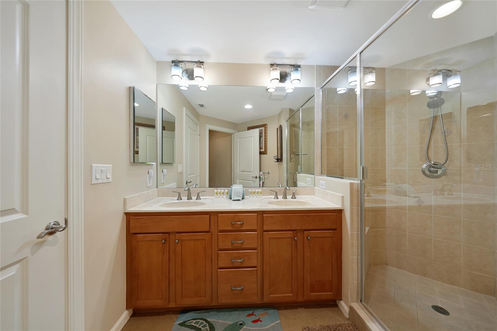 Image 17 of 42 For 5781 Cape Harbour Drive 809