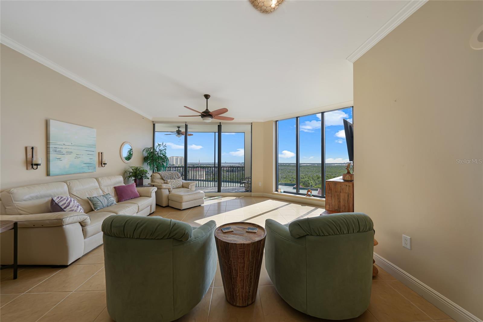 Image 23 of 42 For 5781 Cape Harbour Drive 809