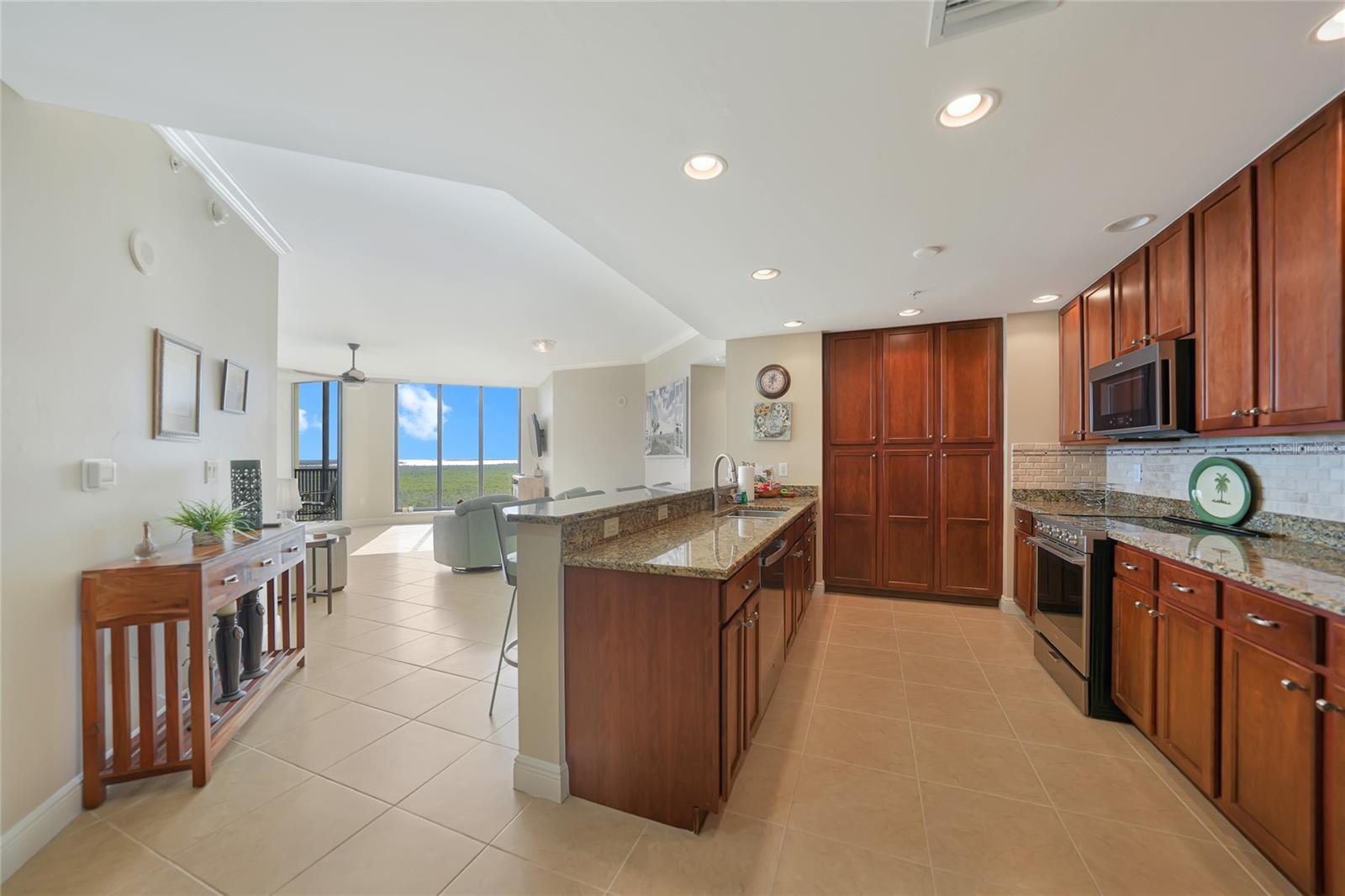 Image 6 of 42 For 5781 Cape Harbour Drive 809