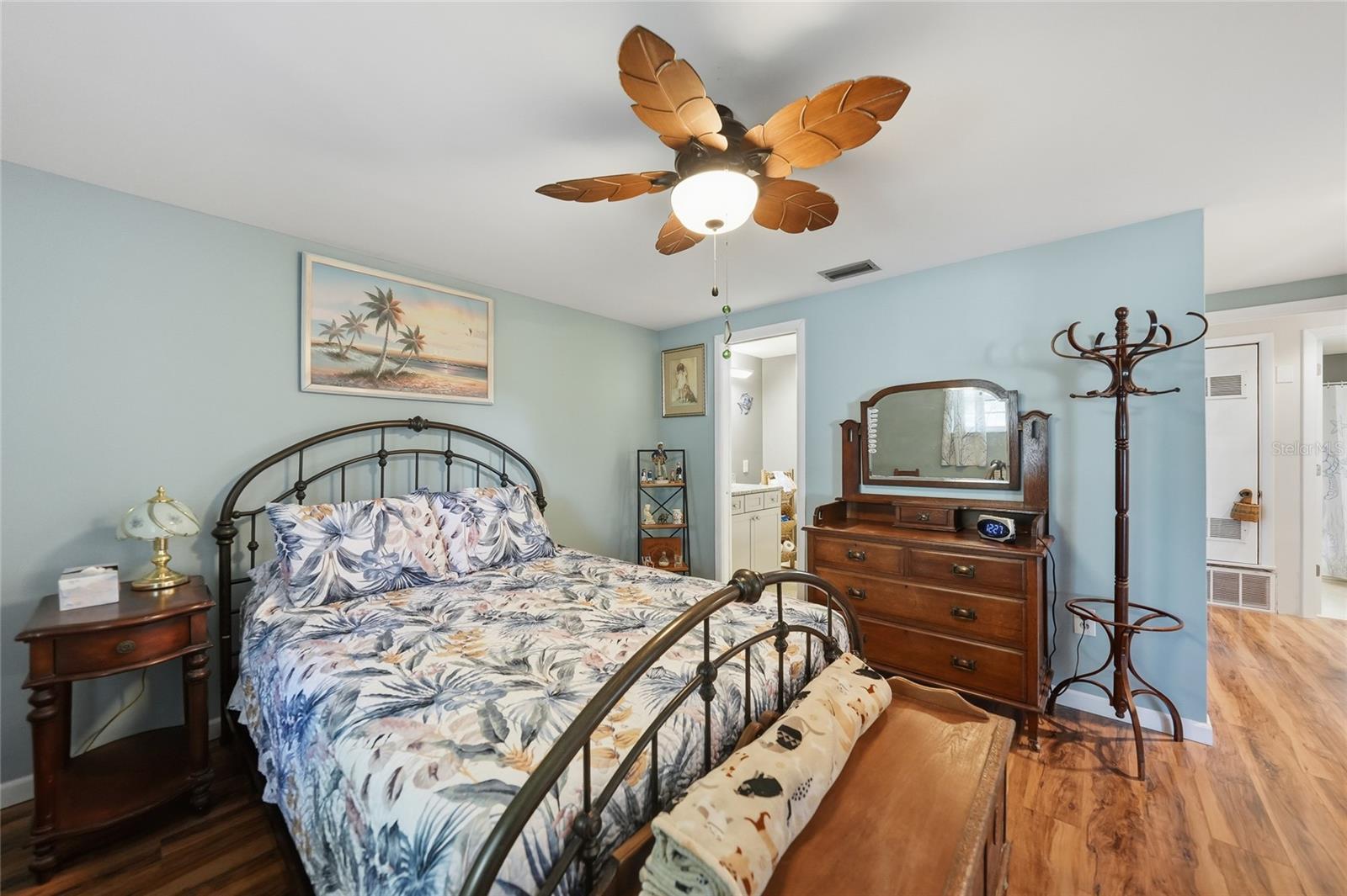 Image 15 of 49 For 18366 Burkholder Circle
