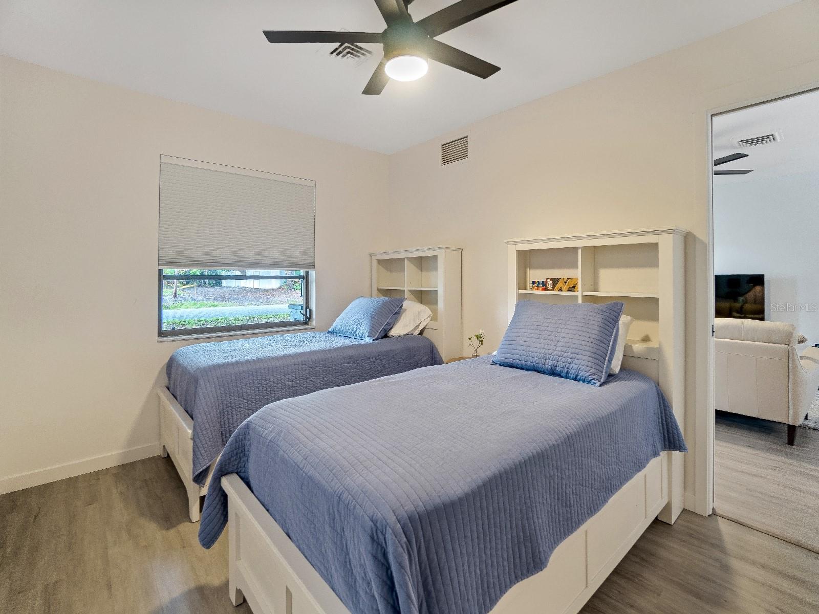 Image 10 of 29 For 472 Colgate Road