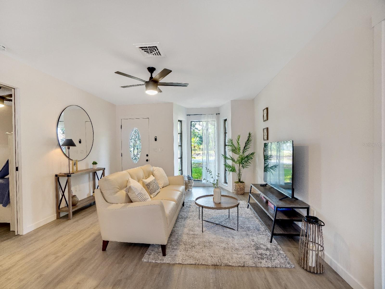 Image 17 of 29 For 472 Colgate Road