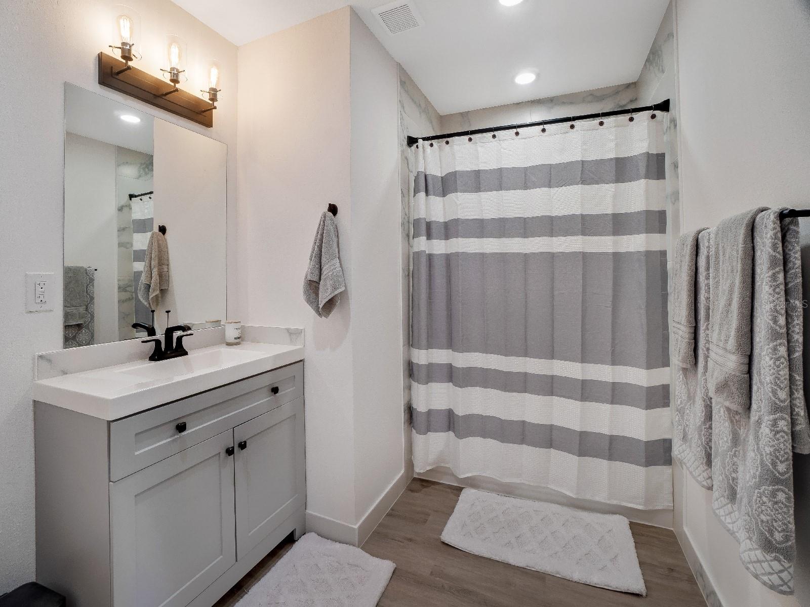 Image 28 of 29 For 472 Colgate Road