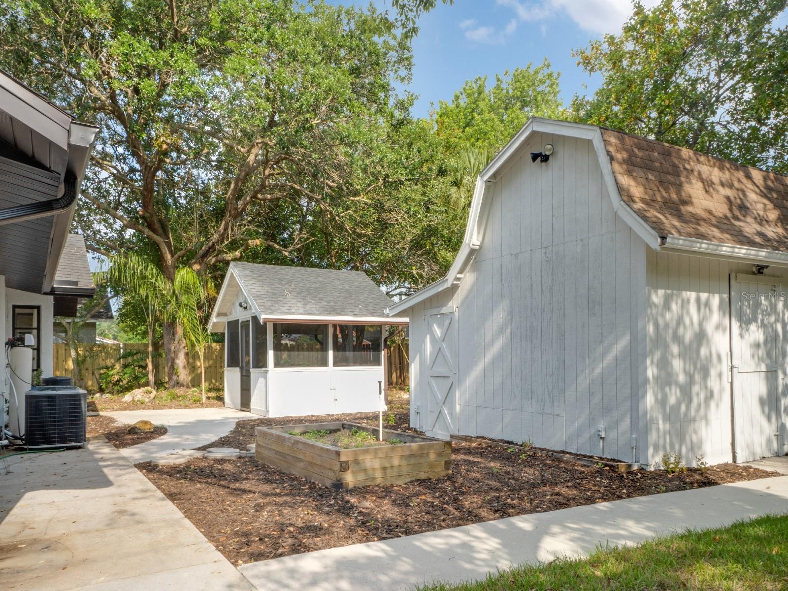 Image 4 of 29 For 472 Colgate Road