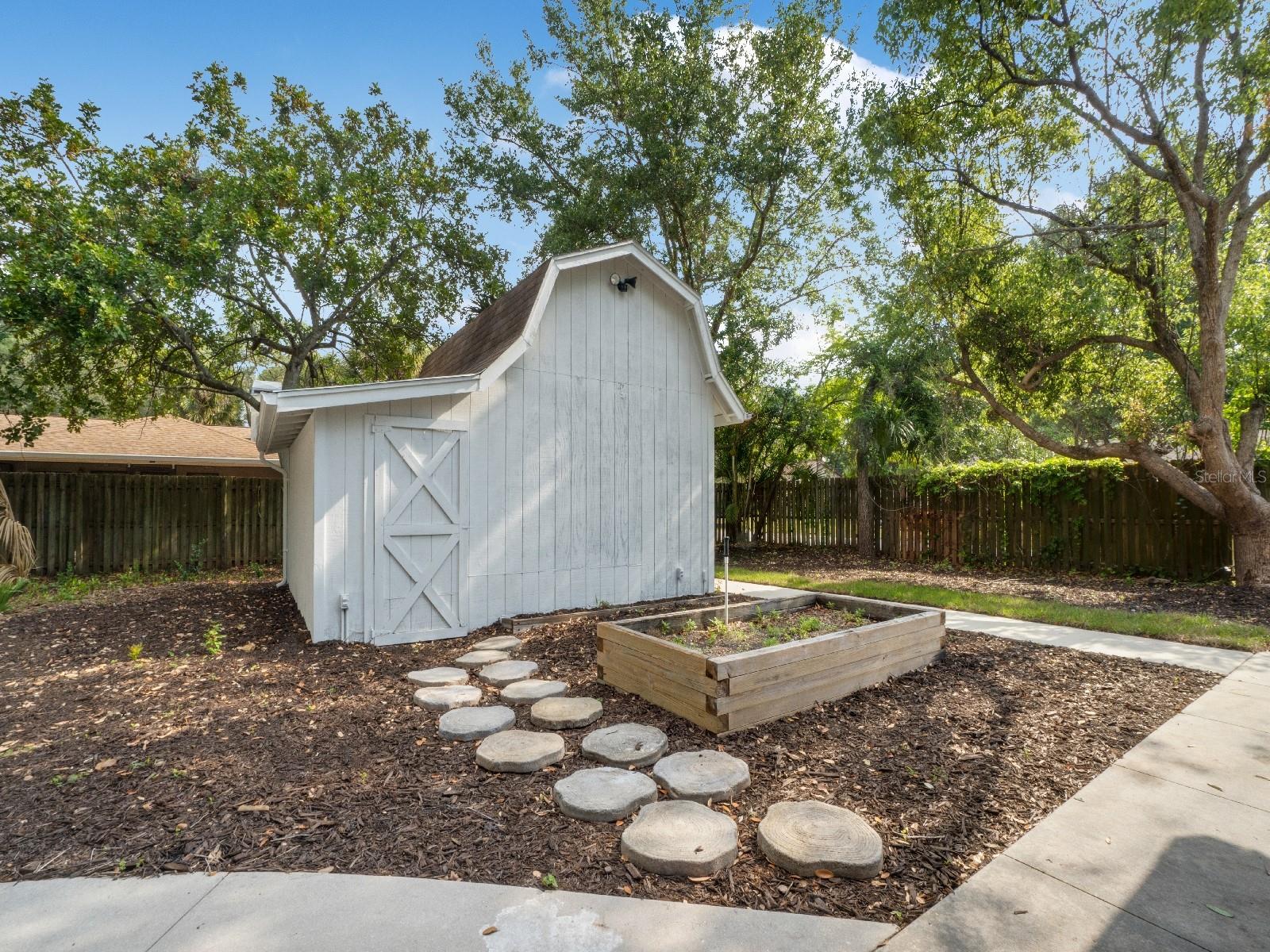 Image 5 of 29 For 472 Colgate Road