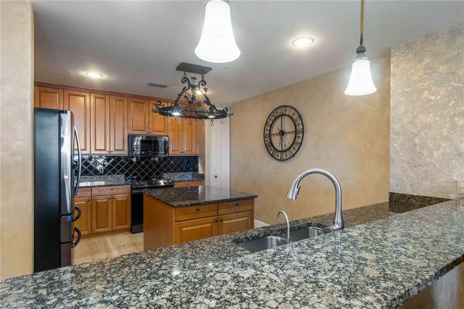 Image 25 of 98 For 87 Vivante Boulevard 403