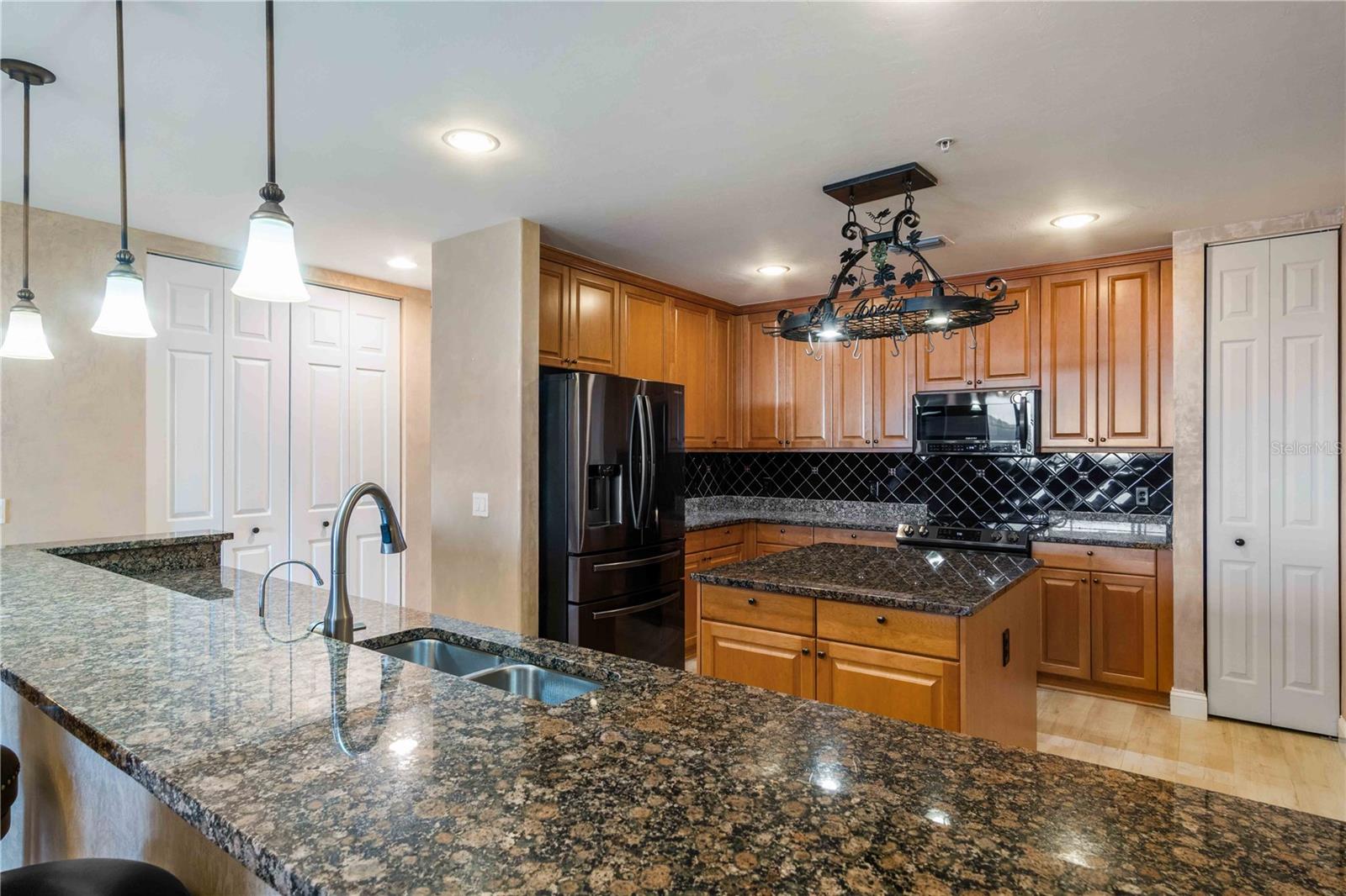 Image 38 of 98 For 87 Vivante Boulevard 403