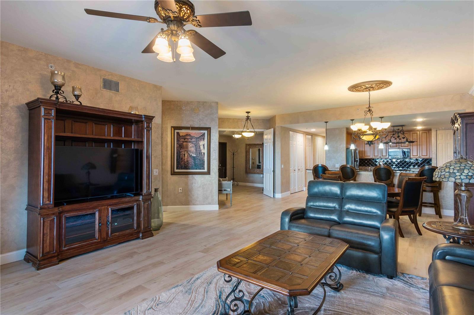 Image 44 of 98 For 87 Vivante Boulevard 403