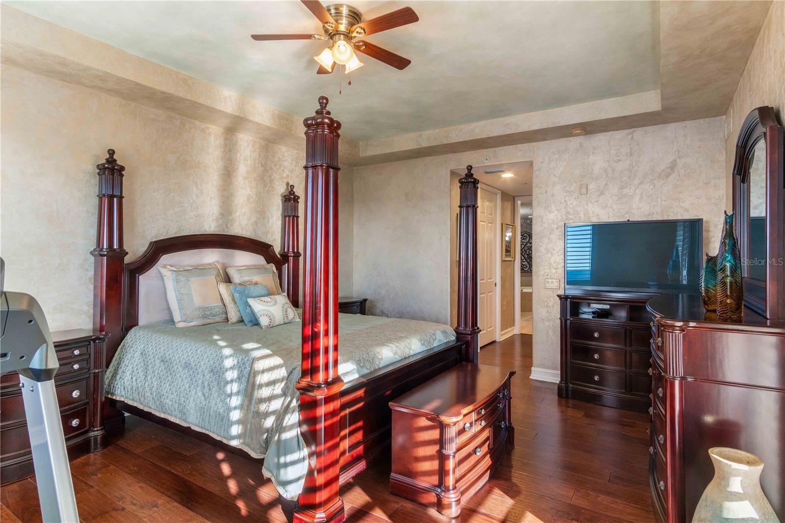 Image 50 of 98 For 87 Vivante Boulevard 403