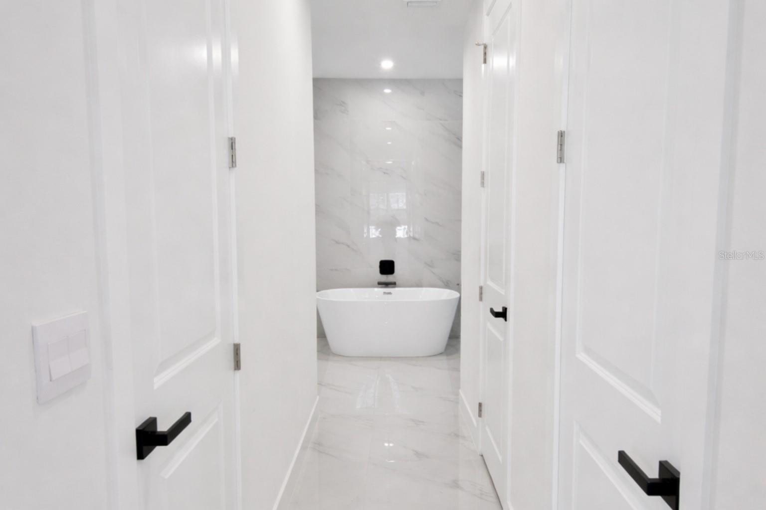 Image 18 of 35 For 2853 3rd Street