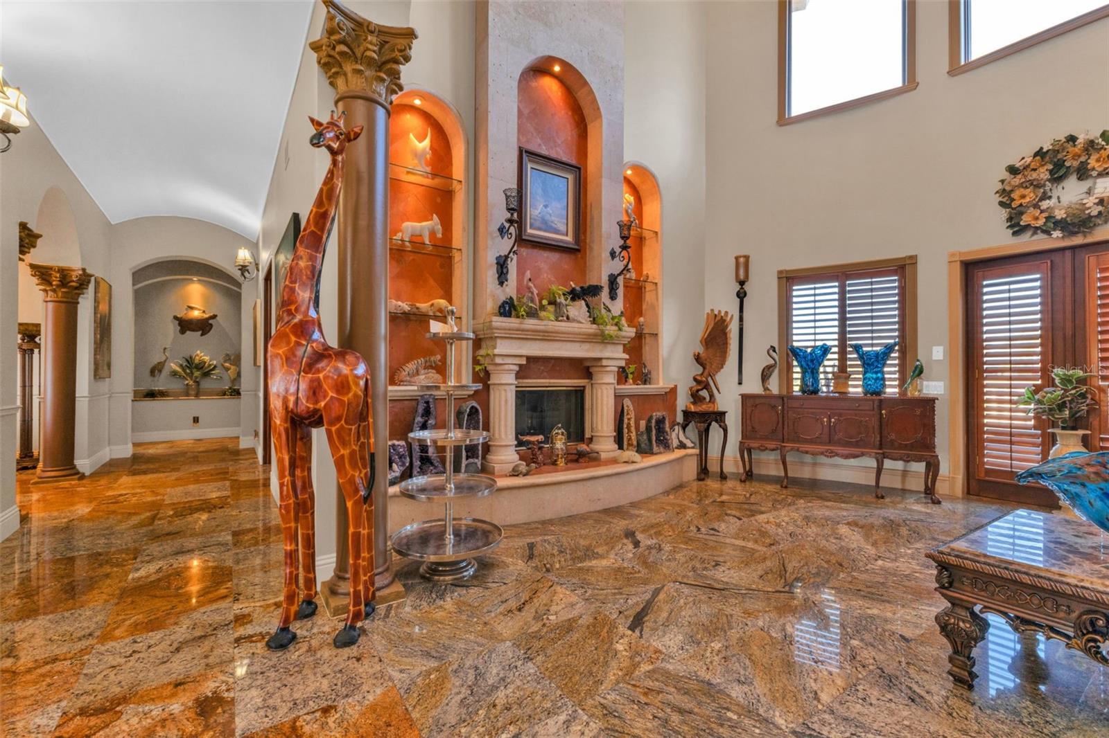 Listing photo id 11 for 15196 Lyneburg Avenue