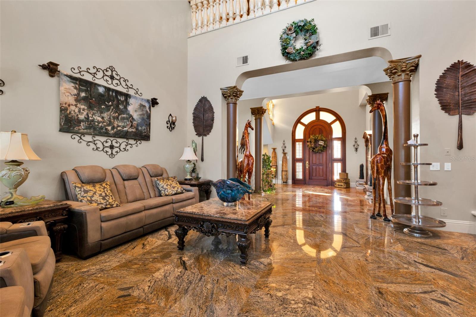 Listing photo id 13 for 15196 Lyneburg Avenue