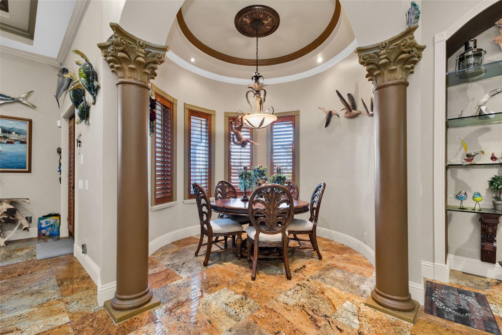 Listing photo id 17 for 15196 Lyneburg Avenue