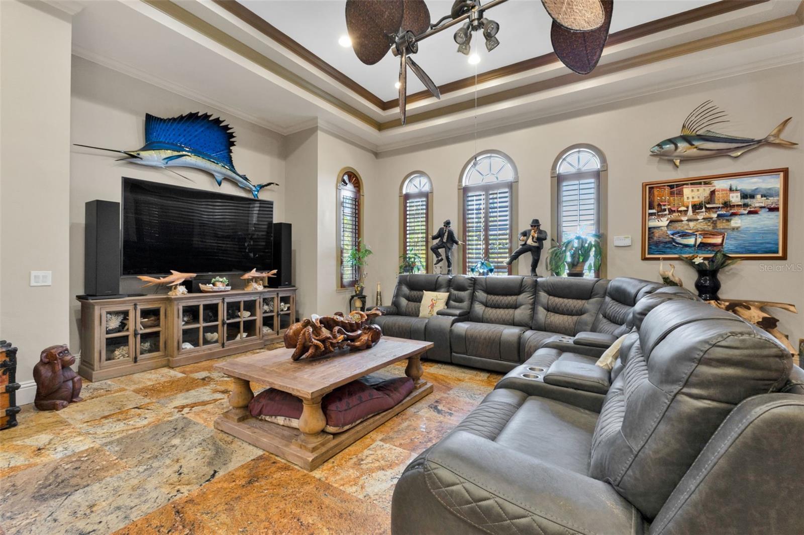 Listing photo id 20 for 15196 Lyneburg Avenue