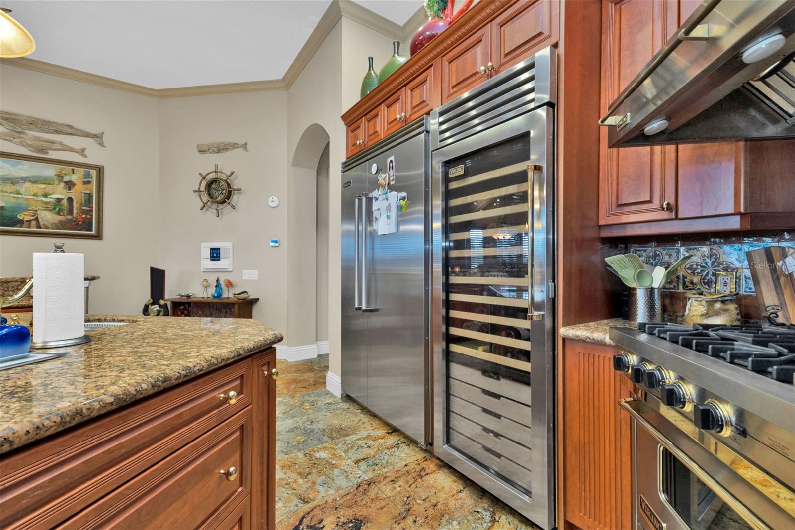 Listing photo id 28 for 15196 Lyneburg Avenue