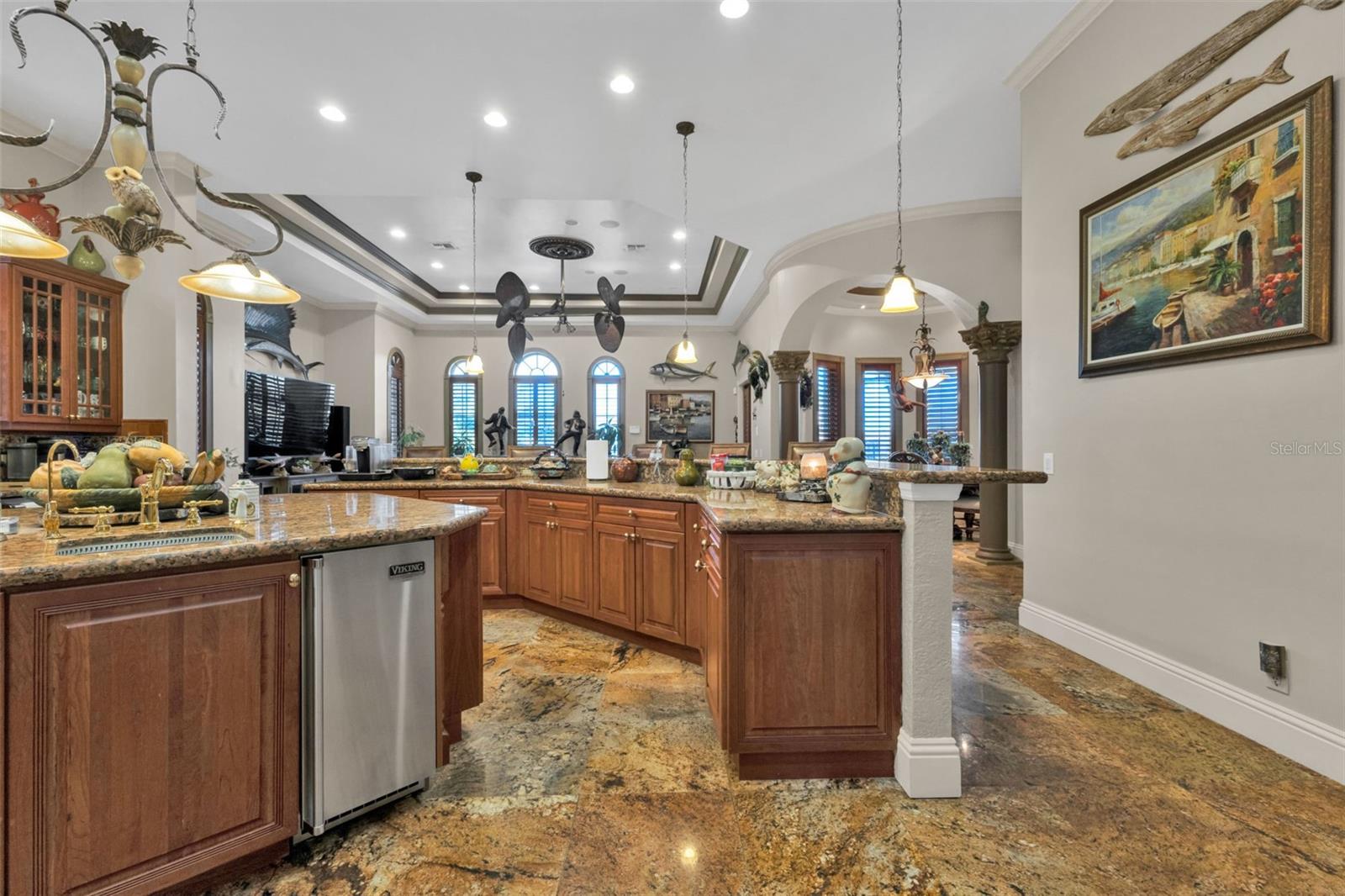 Listing photo id 30 for 15196 Lyneburg Avenue