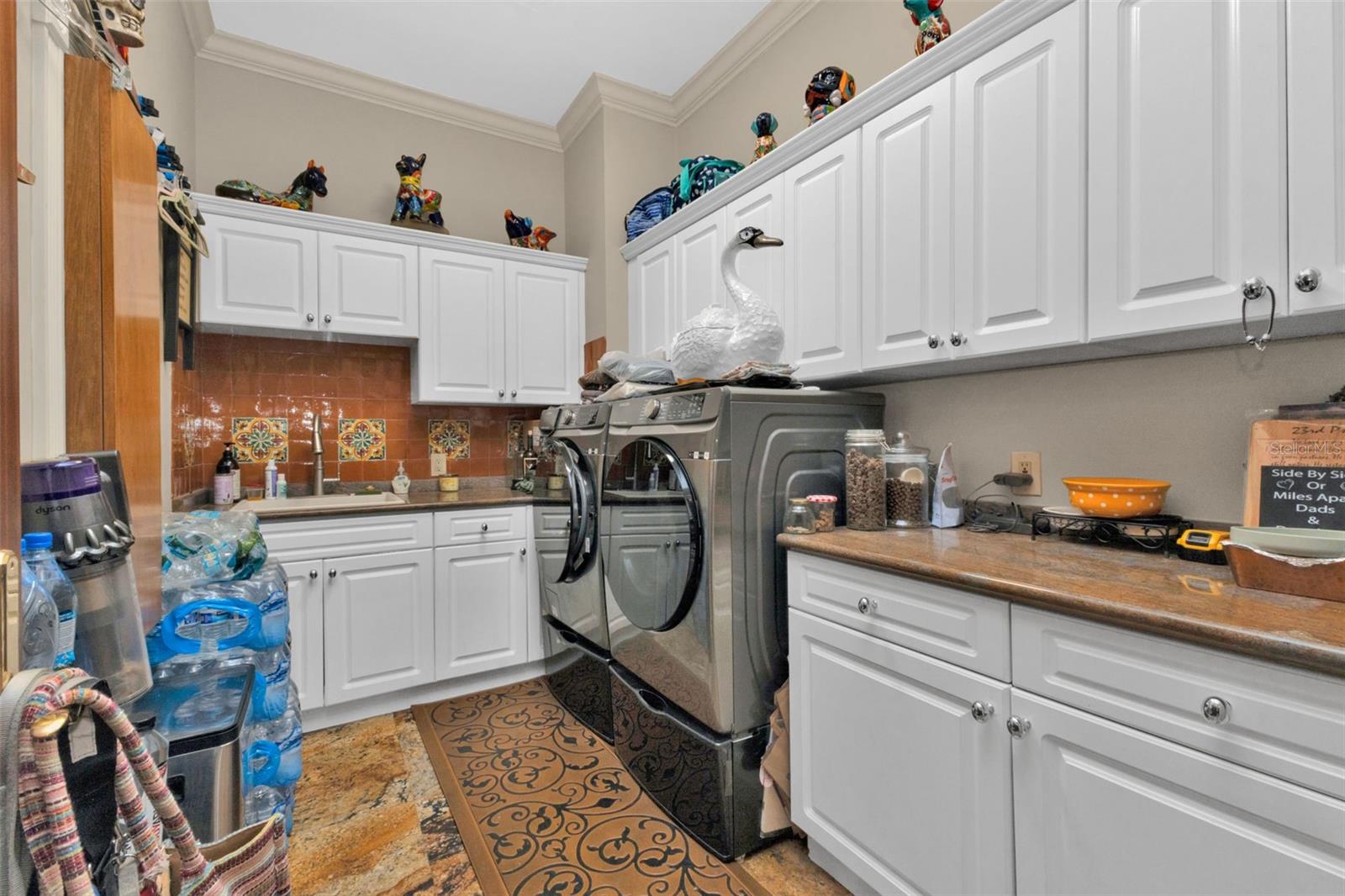 Listing photo id 33 for 15196 Lyneburg Avenue