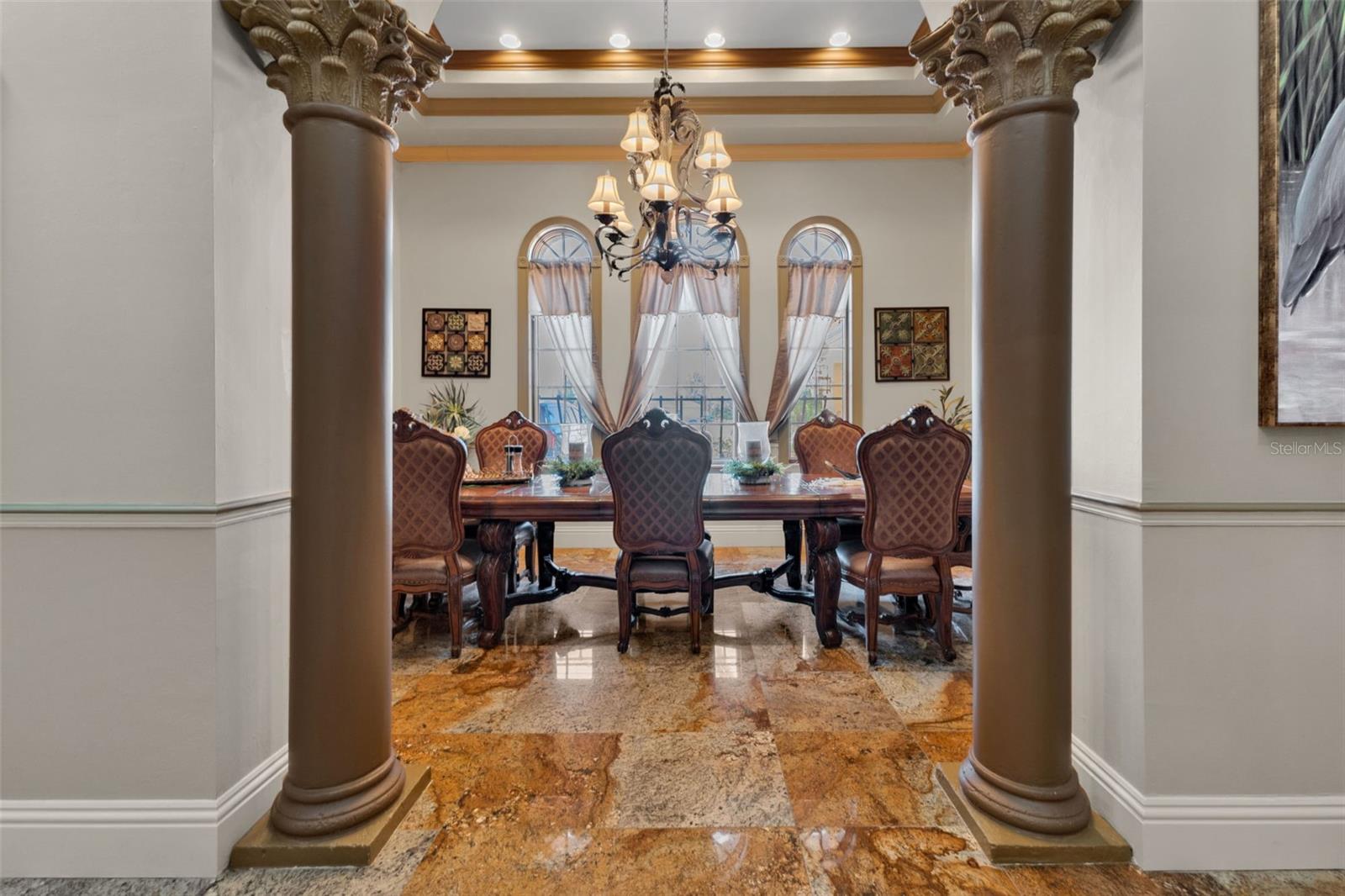 Listing photo id 36 for 15196 Lyneburg Avenue