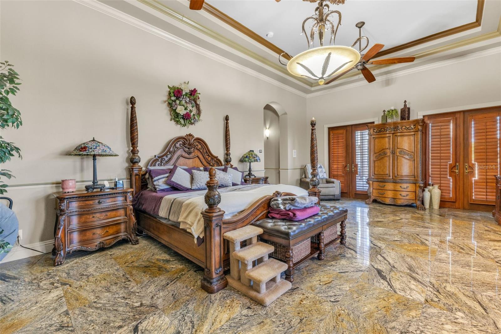 Listing photo id 43 for 15196 Lyneburg Avenue