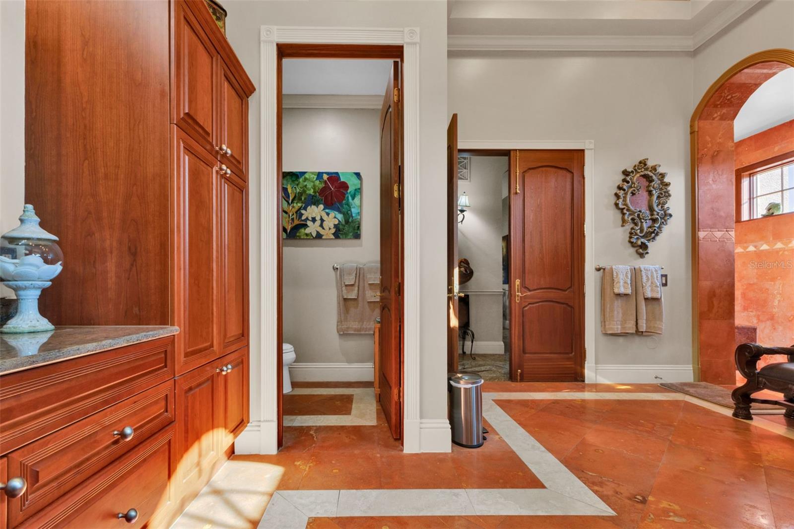 Listing photo id 50 for 15196 Lyneburg Avenue