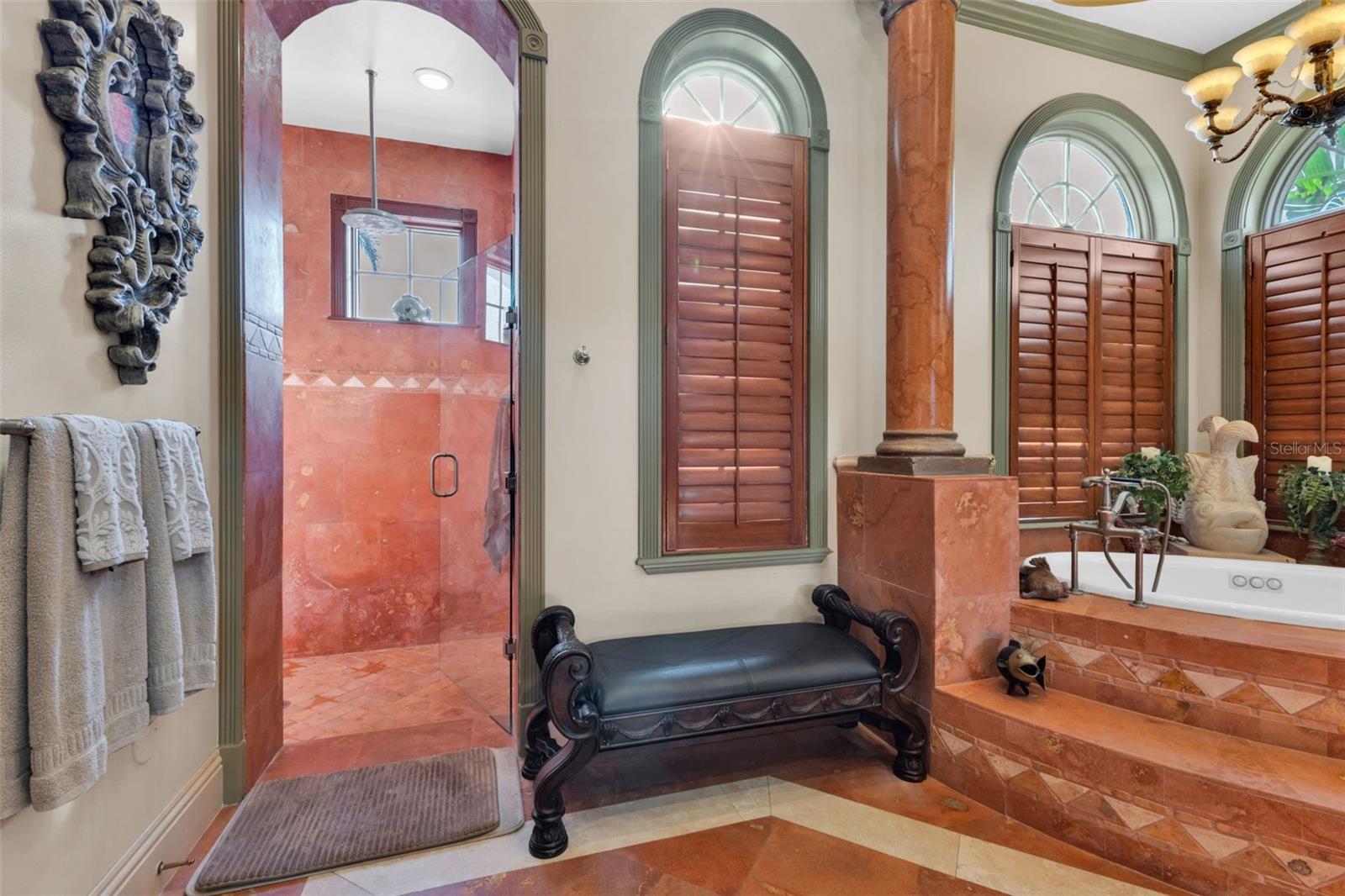 Listing photo id 54 for 15196 Lyneburg Avenue