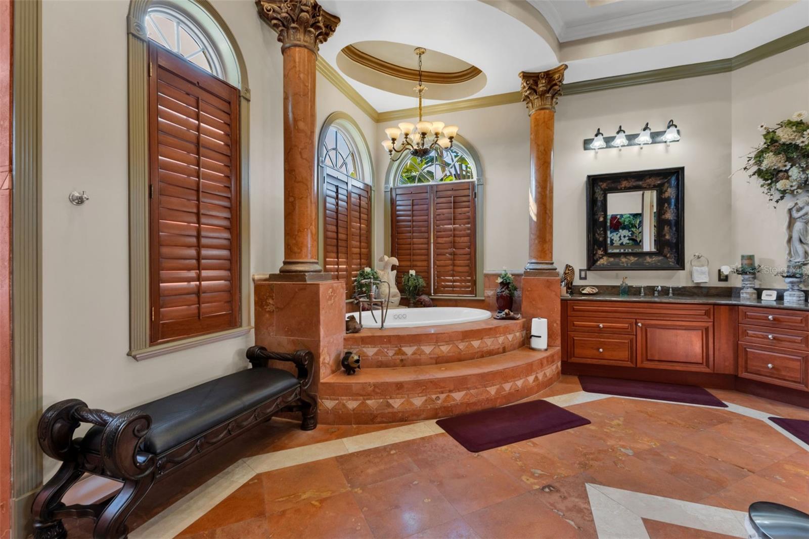 Listing photo id 55 for 15196 Lyneburg Avenue