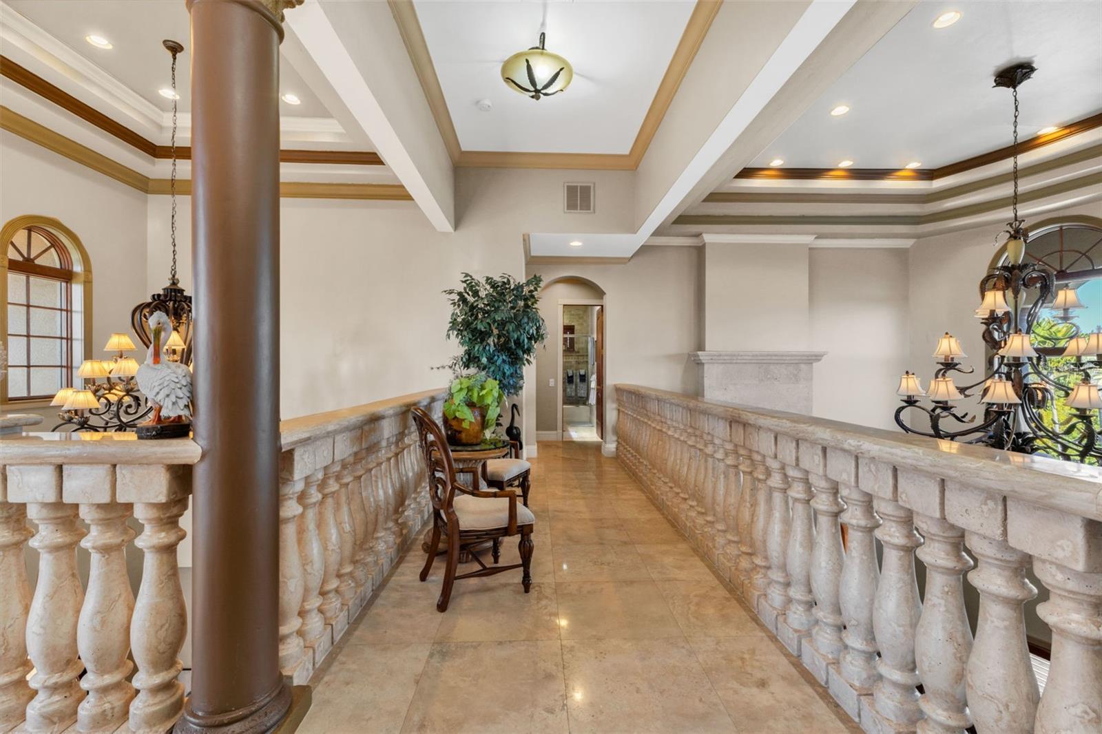 Listing photo id 61 for 15196 Lyneburg Avenue