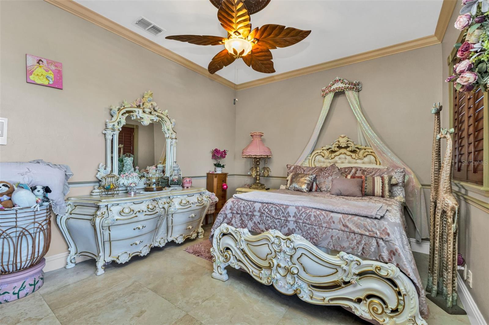 Listing photo id 74 for 15196 Lyneburg Avenue