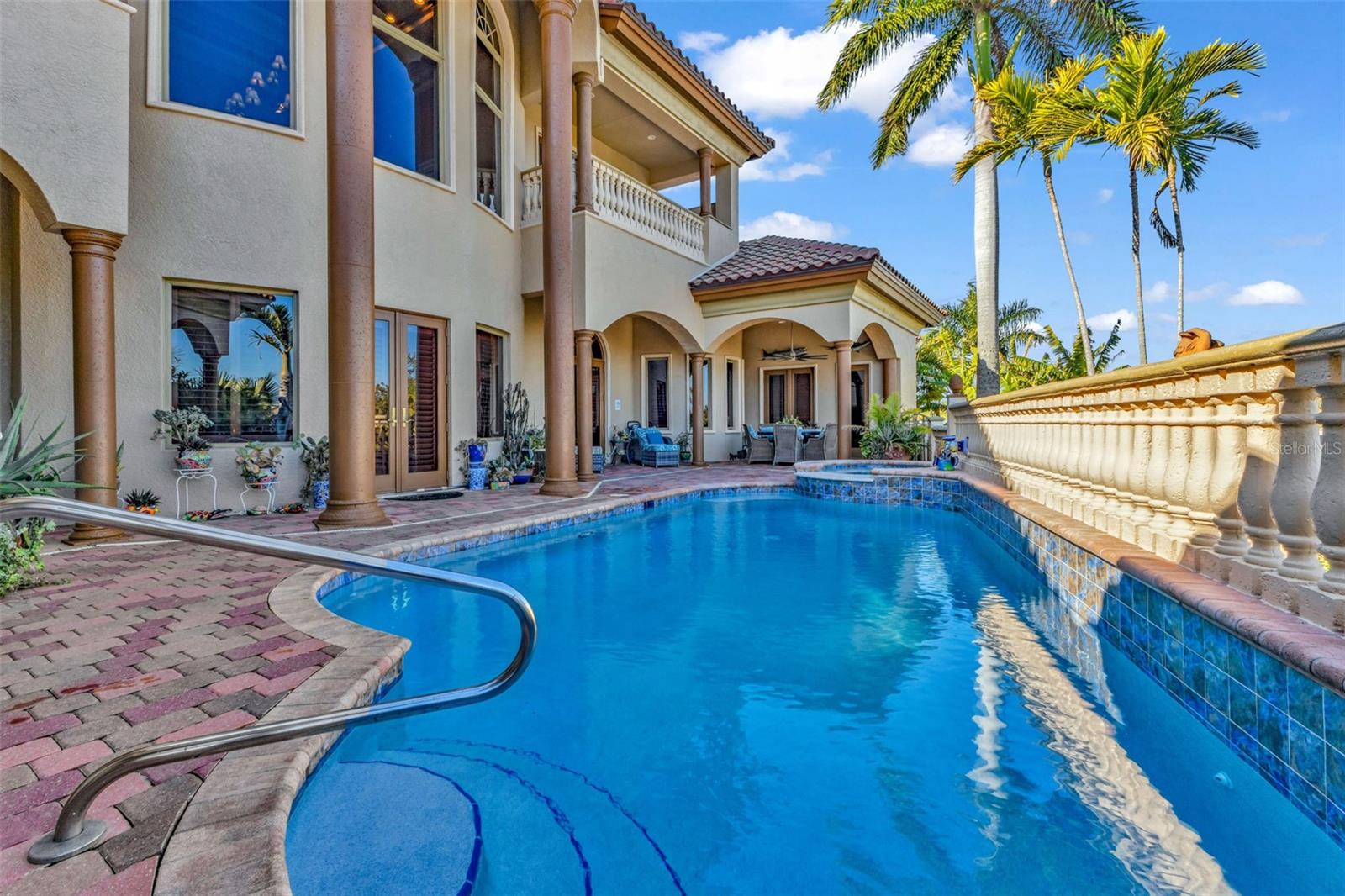 Listing photo id 85 for 15196 Lyneburg Avenue