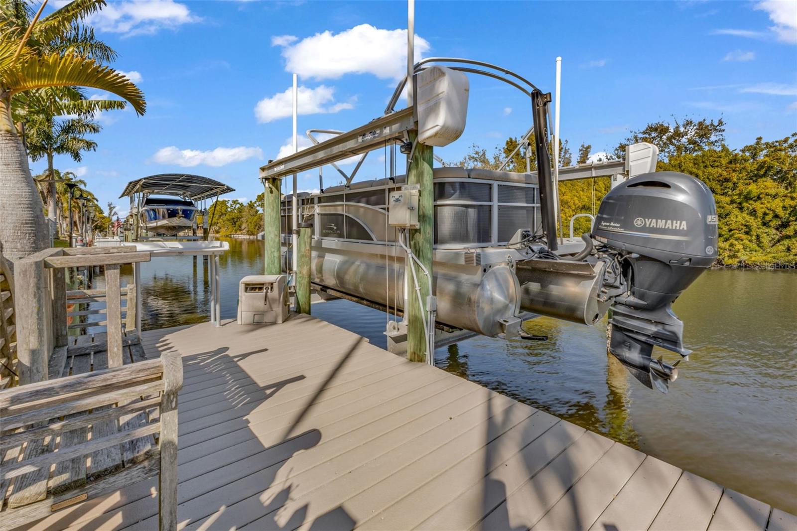 Listing photo id 86 for 15196 Lyneburg Avenue