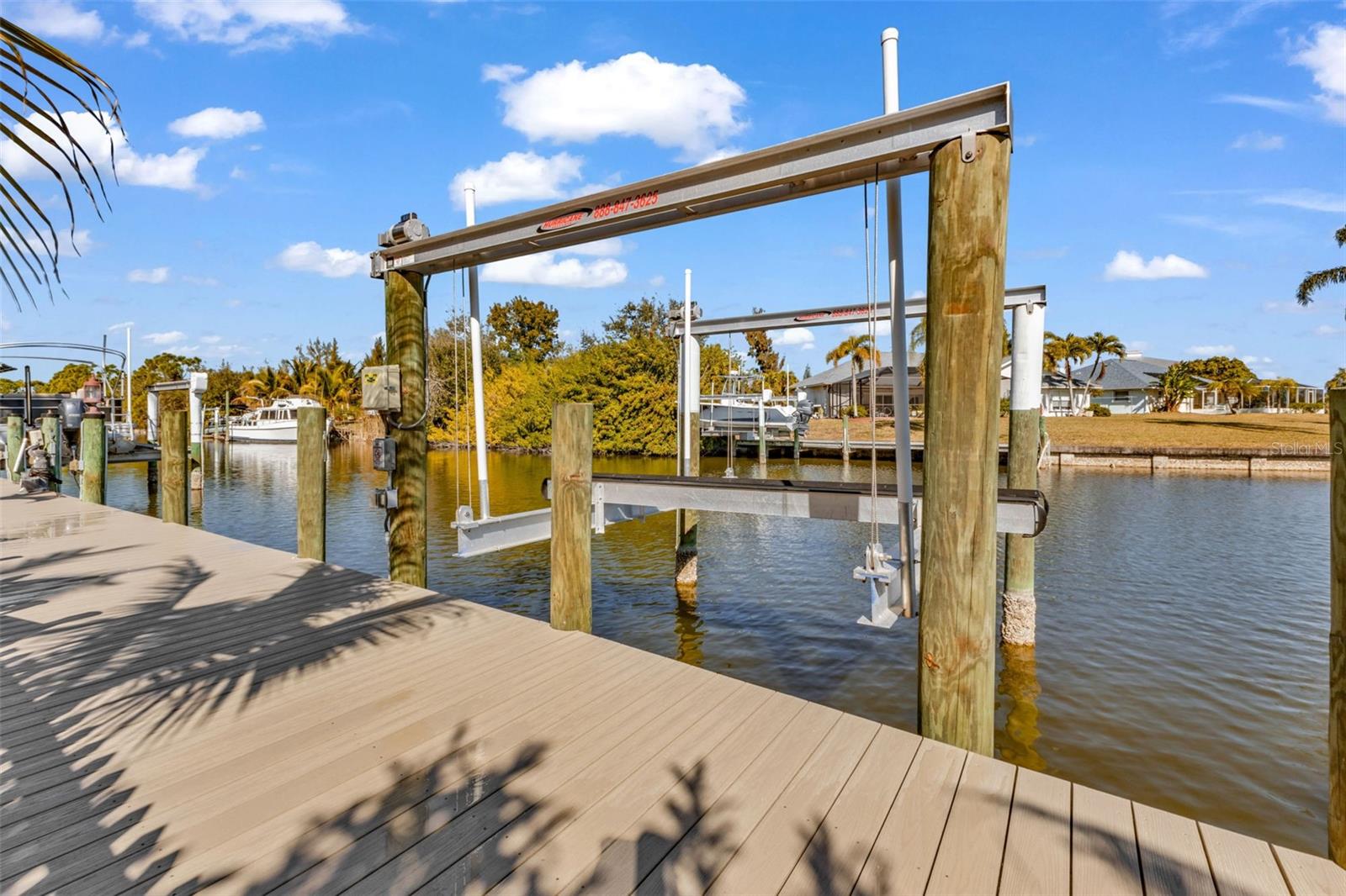 Listing photo id 89 for 15196 Lyneburg Avenue