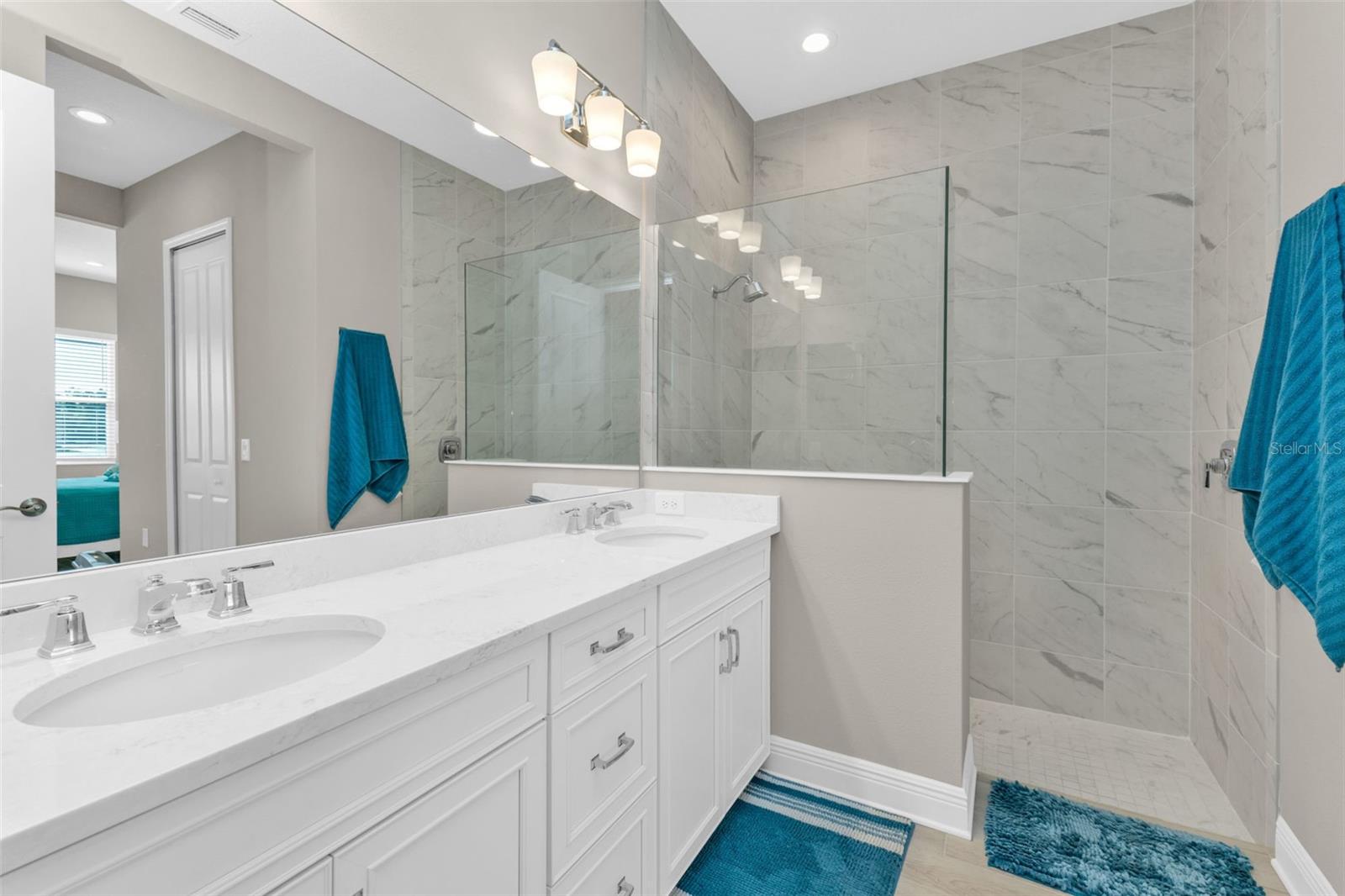 Image 16 of 40 For 24744 Buckingham Way