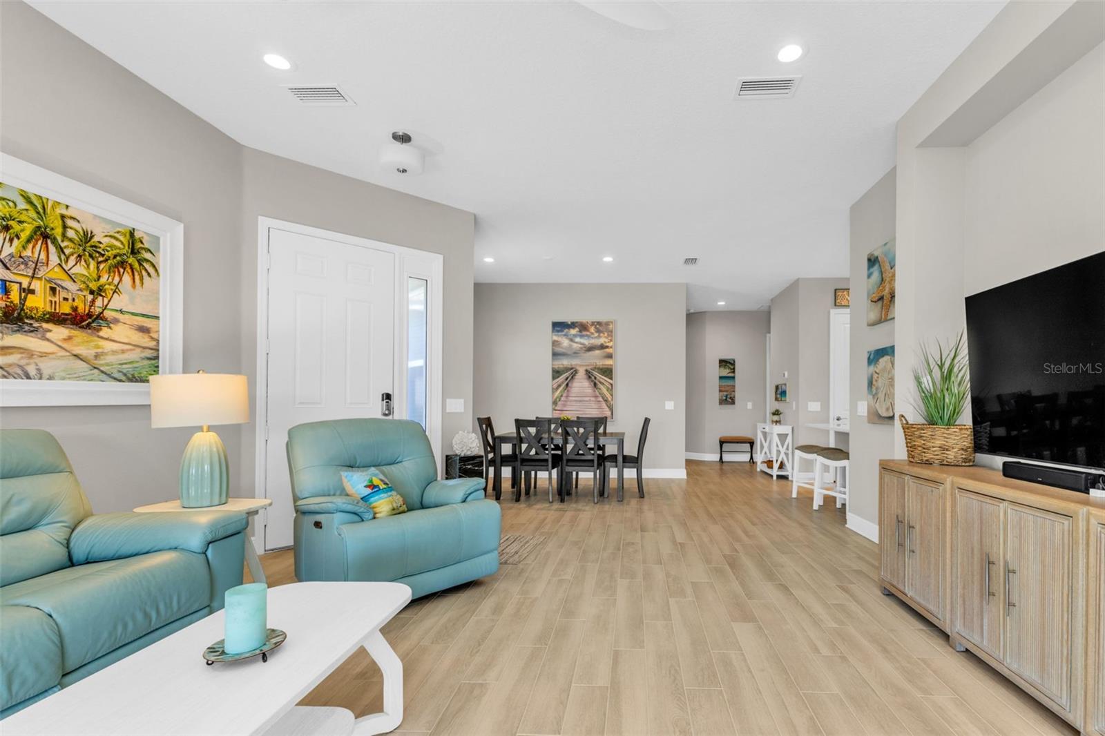 Image 5 of 40 For 24744 Buckingham Way