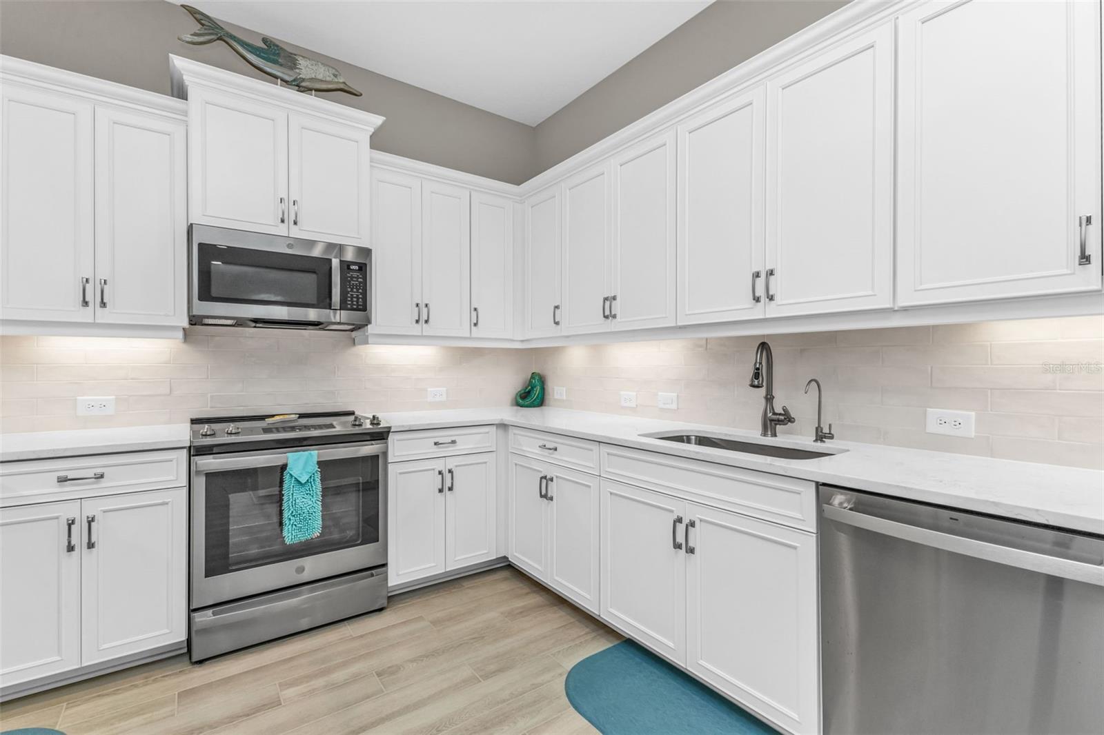 Image 8 of 40 For 24744 Buckingham Way