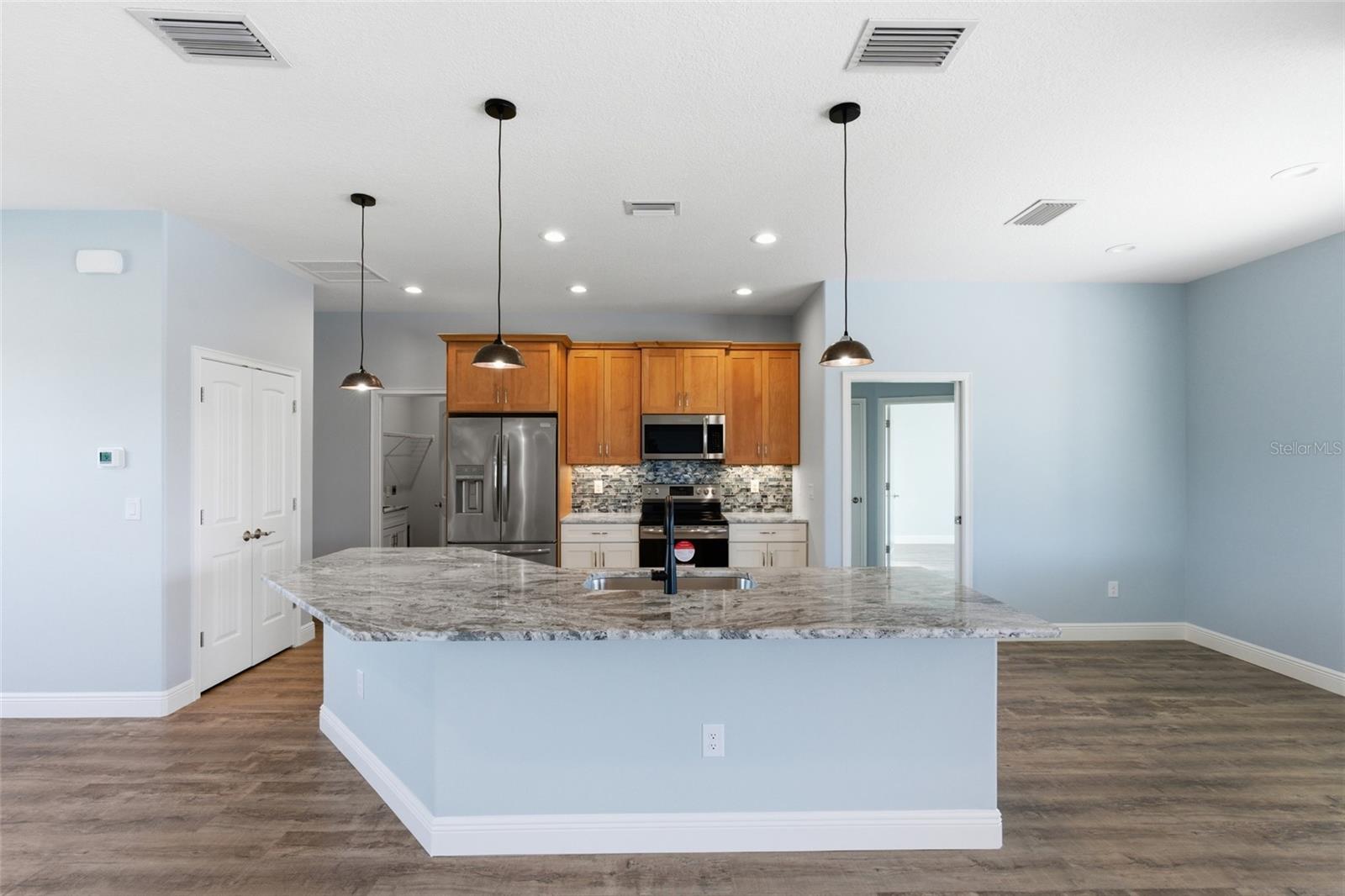 Image 12 of 41 For 14361 Fort Myers Avenue