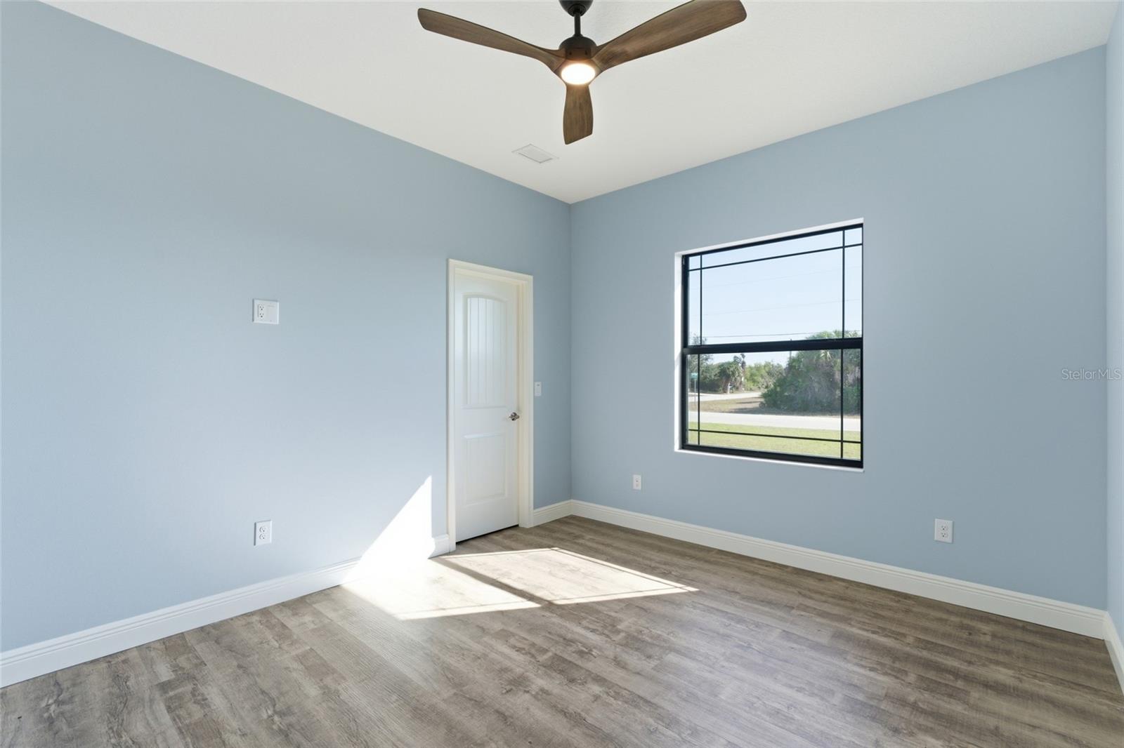 Image 24 of 41 For 14361 Fort Myers Avenue