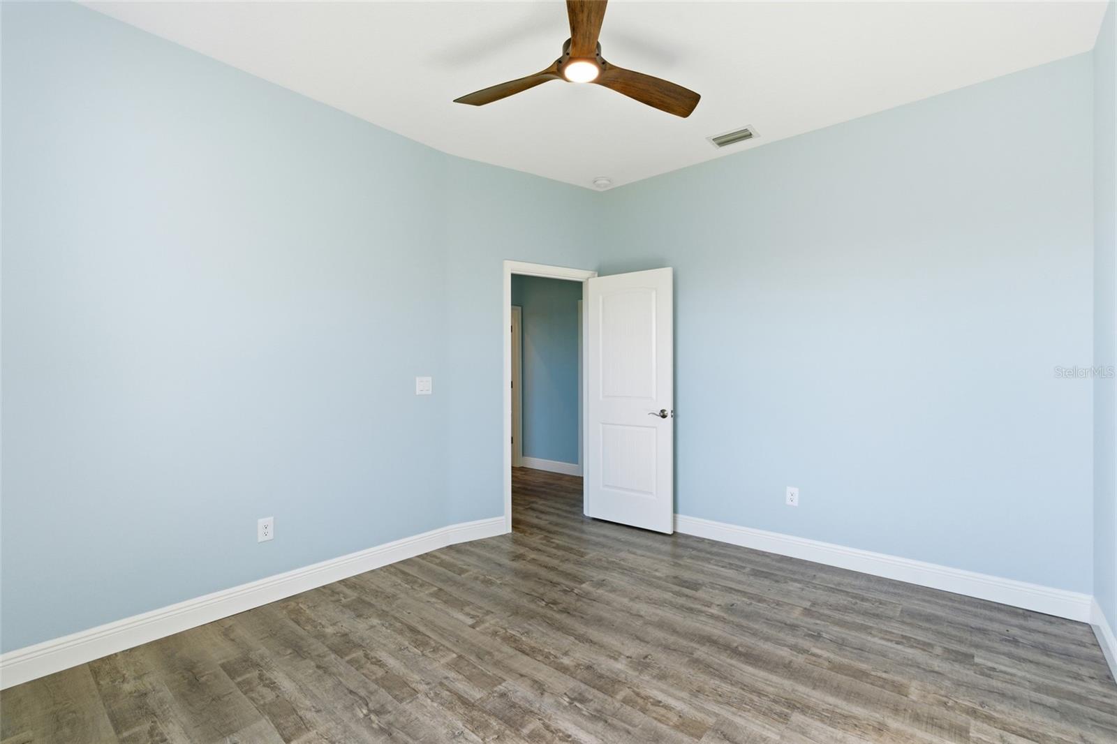 Image 25 of 41 For 14361 Fort Myers Avenue