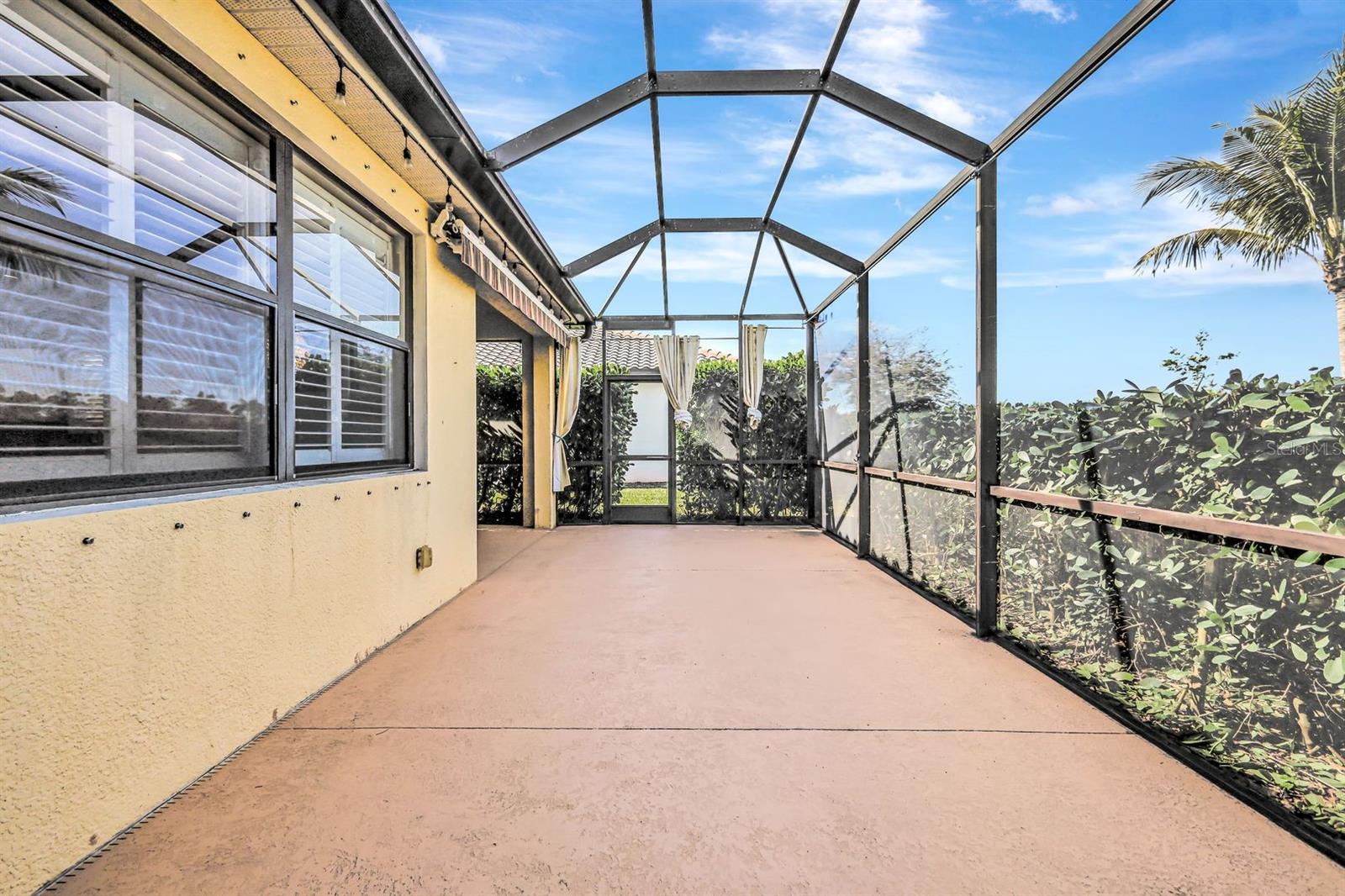 Image 18 of 26 For 11304 Reflection Isles Boulevard