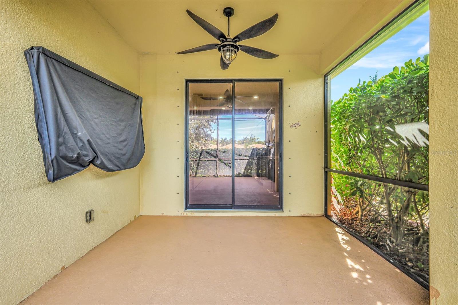 Image 19 of 26 For 11304 Reflection Isles Boulevard