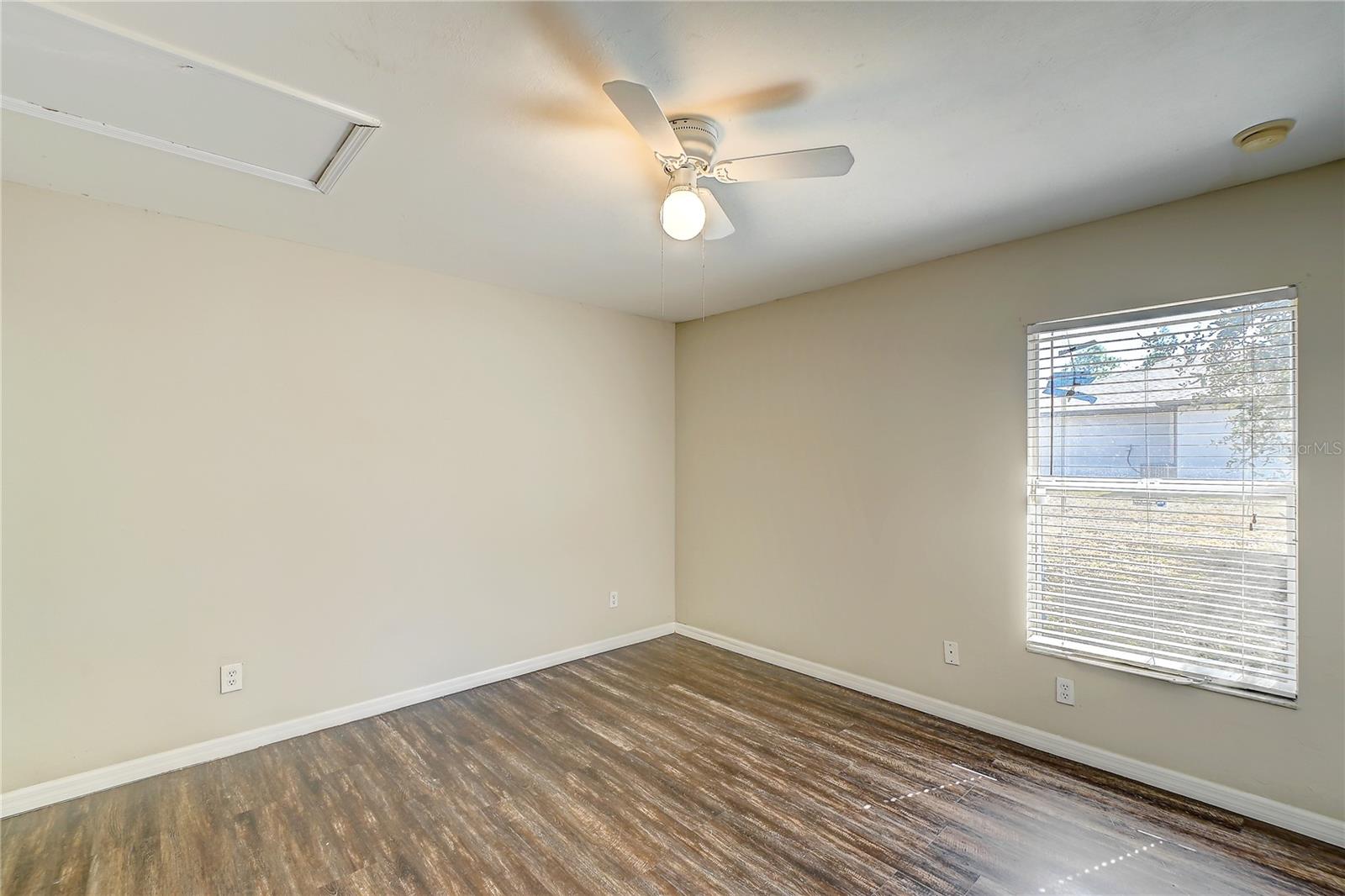 Image 12 of 26 For 1090 Jaguar Boulevard