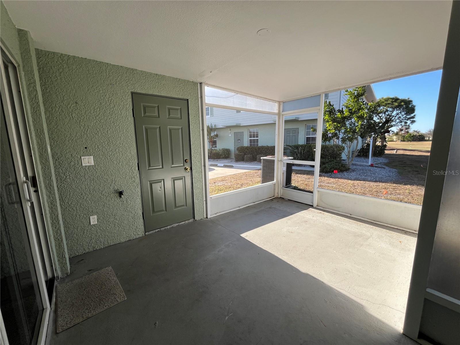 Image 8 of 21 For 26366 Nadir Road 201