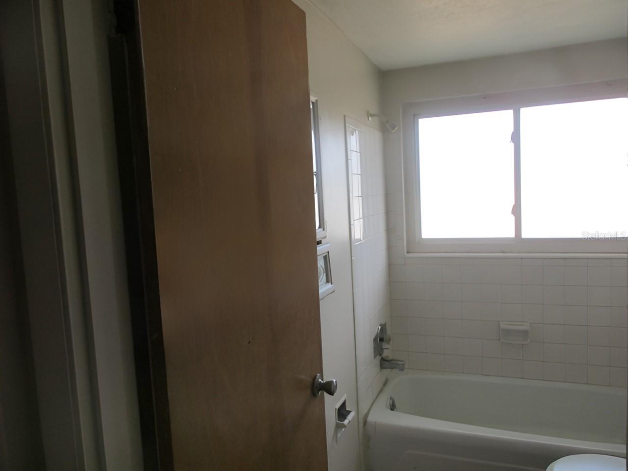 Image 5 of 15 For 3024 Williamsburg Street