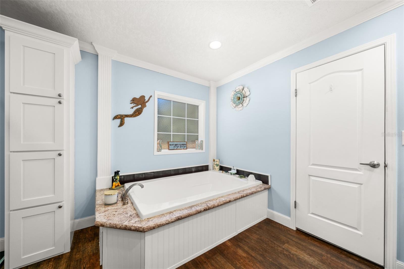 Image 16 of 39 For 15405 Old Parker Island Road