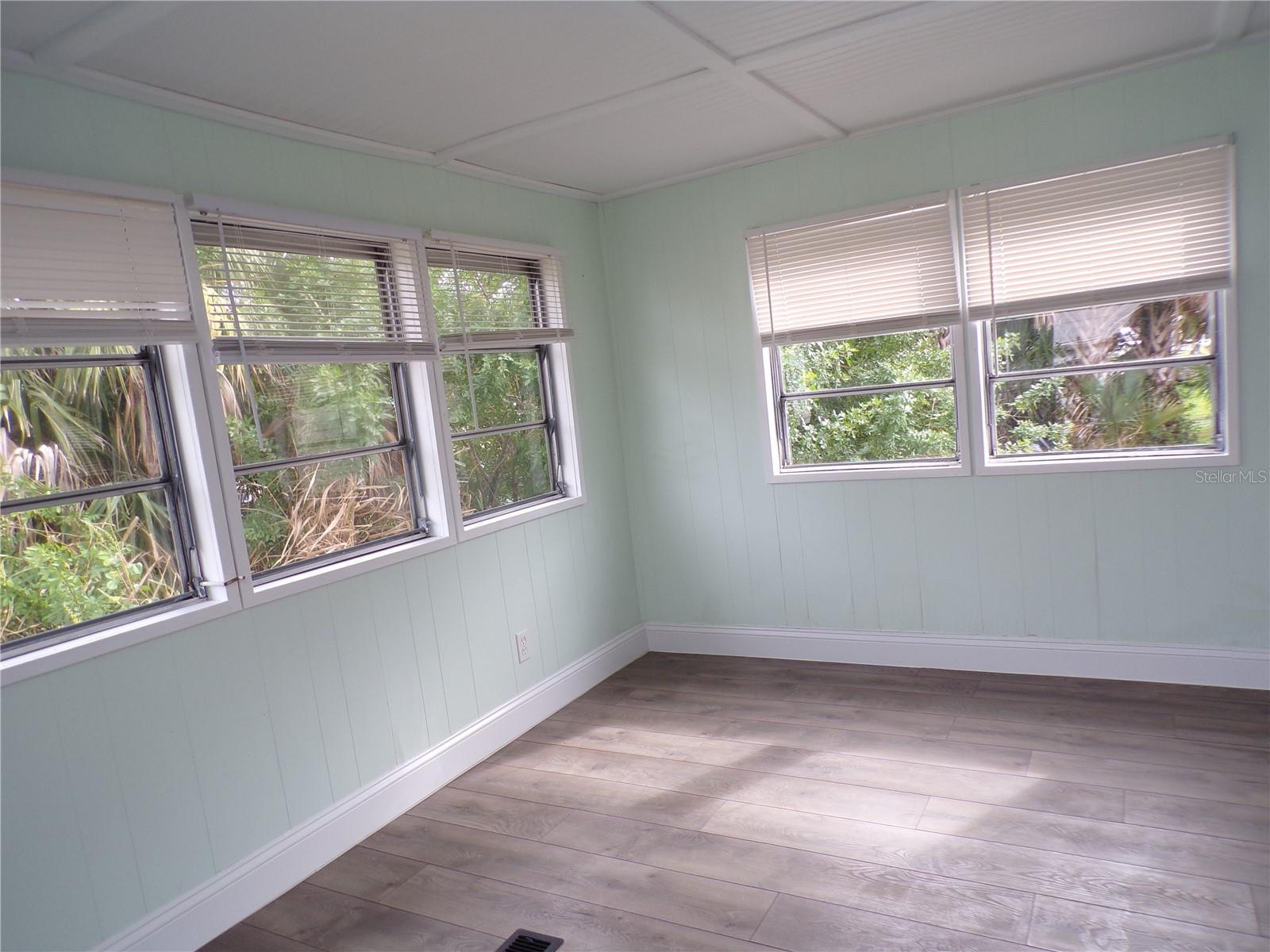 Image 4 of 29 For 3410 Bayside Parkway