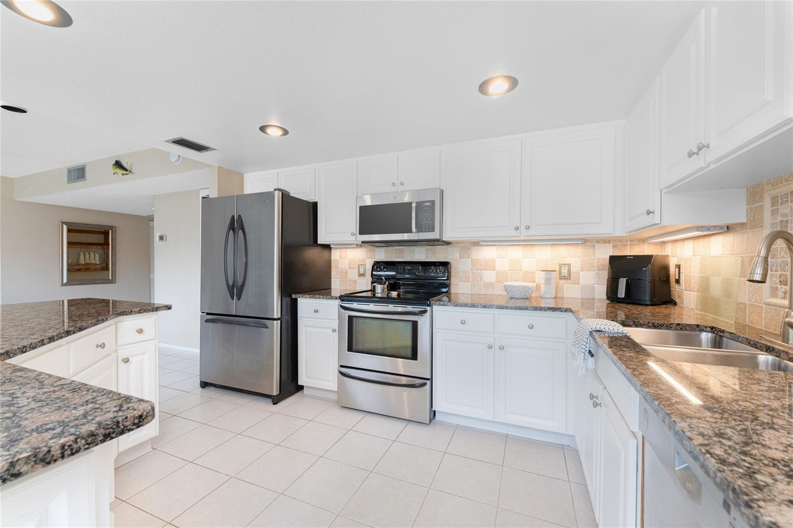 Image 16 of 51 For 3265 Sugarloaf Key Road 43b