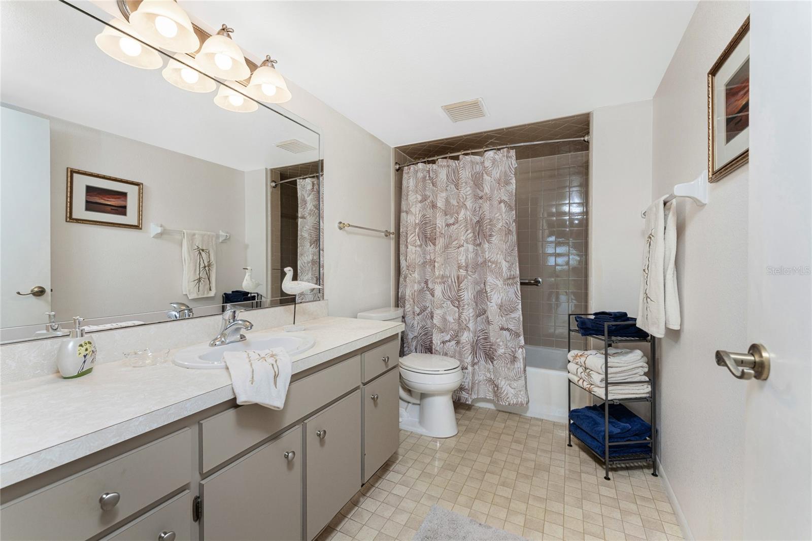 Image 26 of 51 For 3265 Sugarloaf Key Road 43b