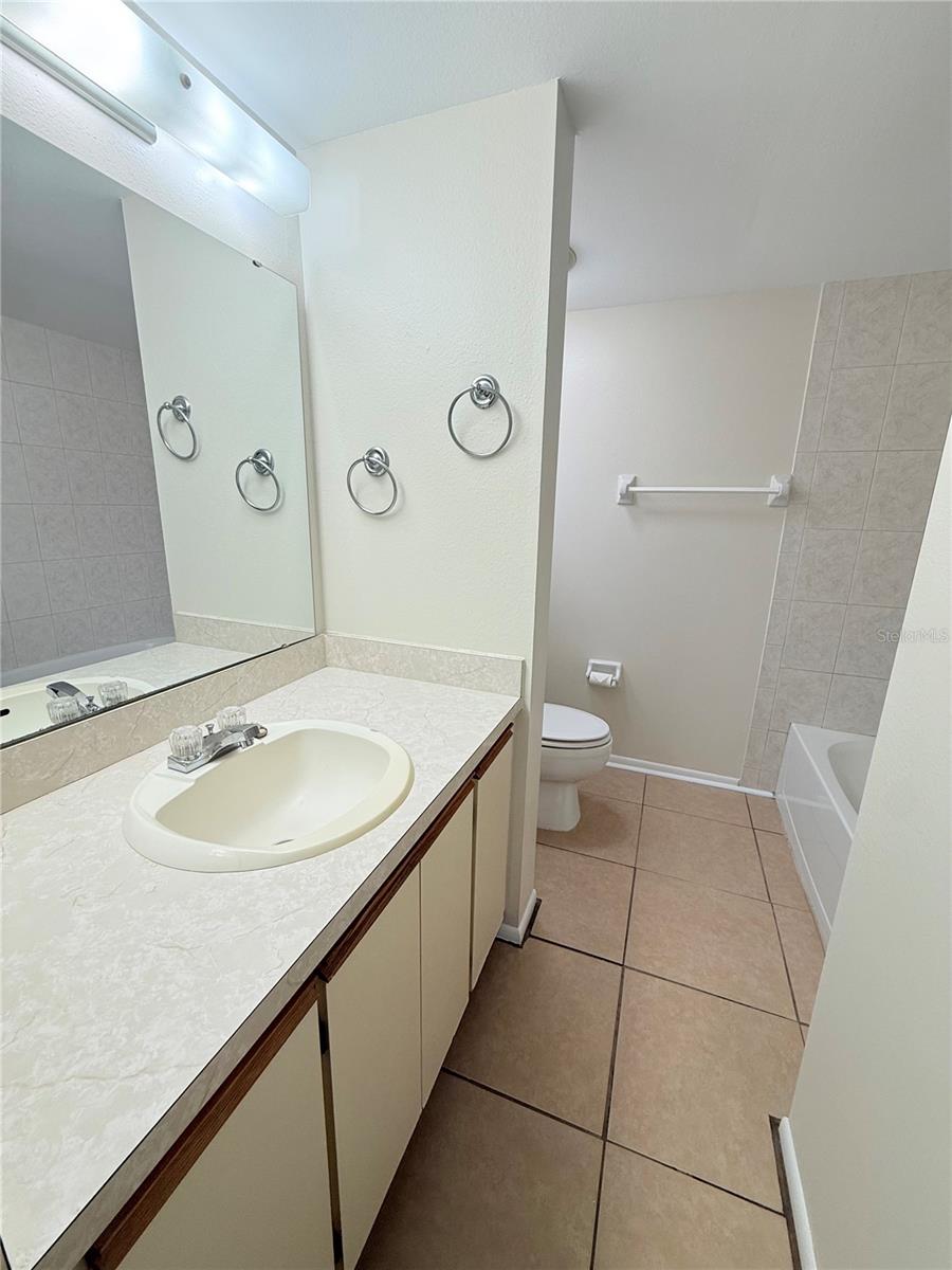 Image 13 of 35 For 19505 Quesada Avenue M107