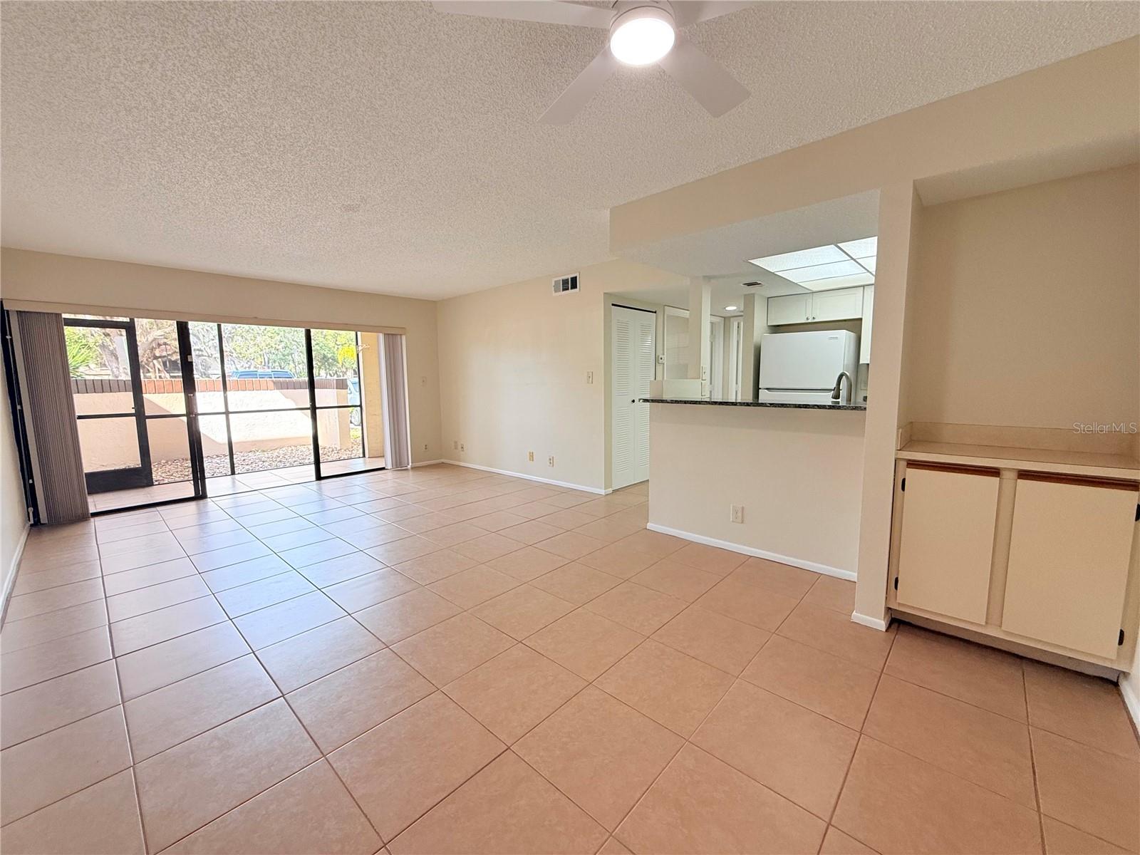 Image 6 of 35 For 19505 Quesada Avenue M107