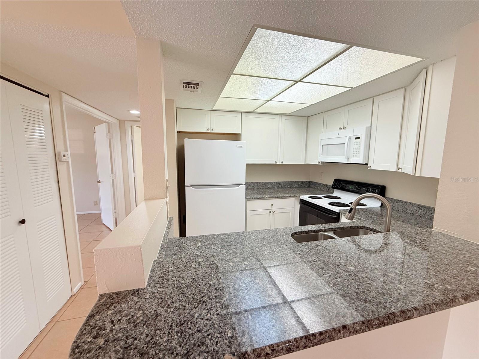 Image 8 of 35 For 19505 Quesada Avenue M107